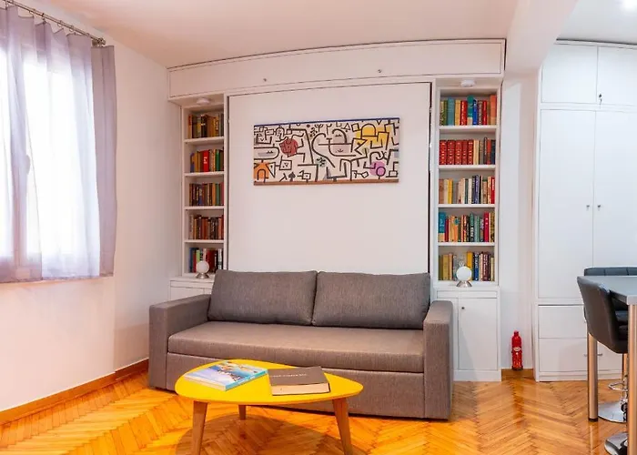 Martin\'S Akropolis Studio